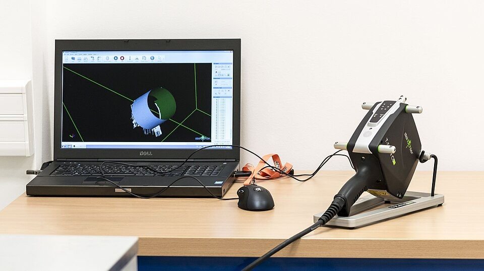 3D scanning equipment with digital reconstruction on a workstation